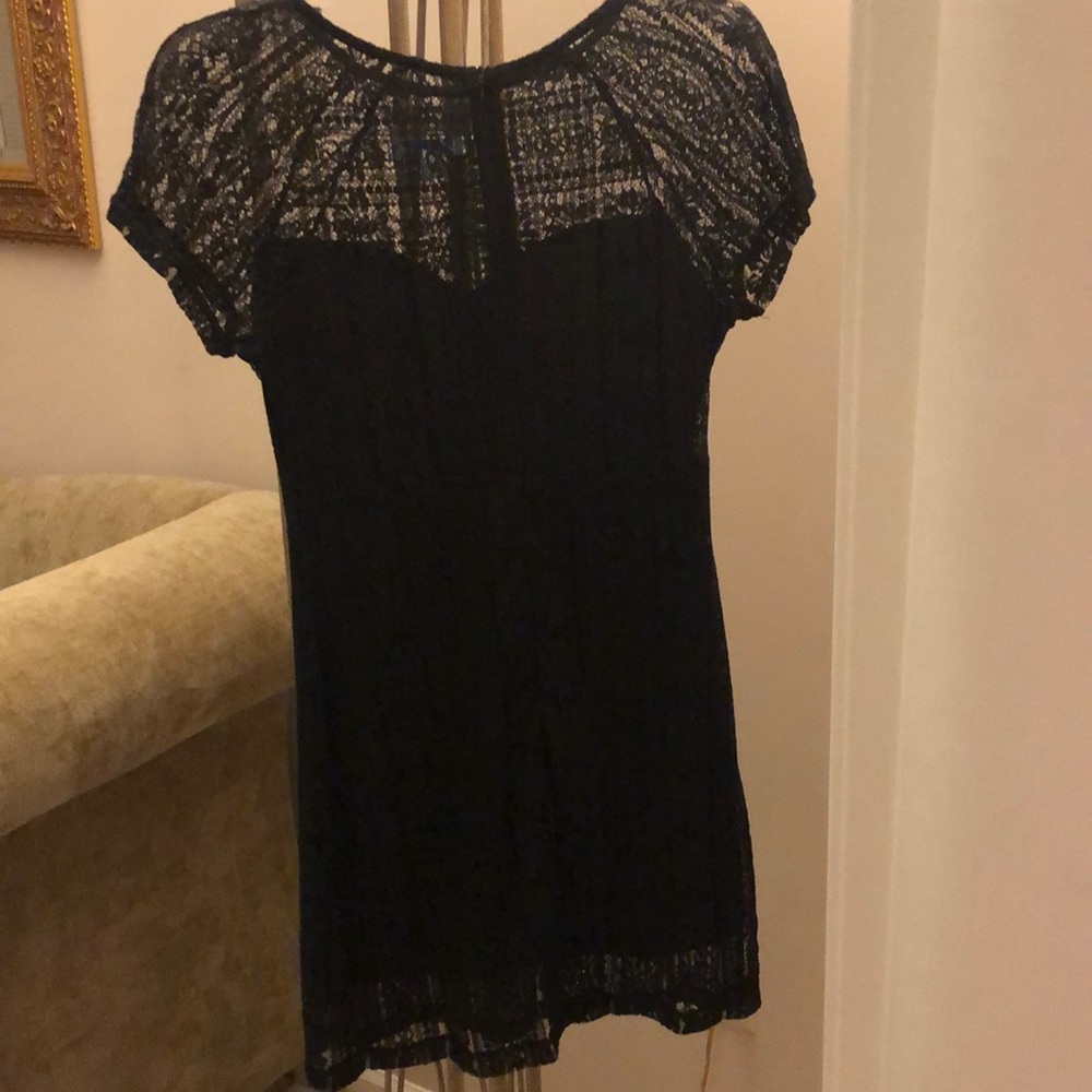 Lace Dress - Picture 3 of 8